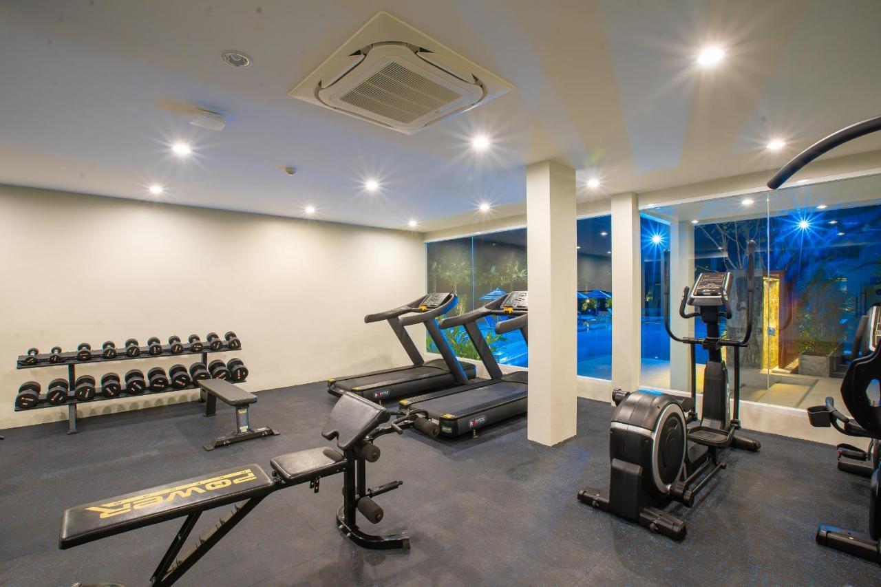 Seabed Grand Hotel Phuket - Sha Extra Plus Exterior foto A gym in a hotel