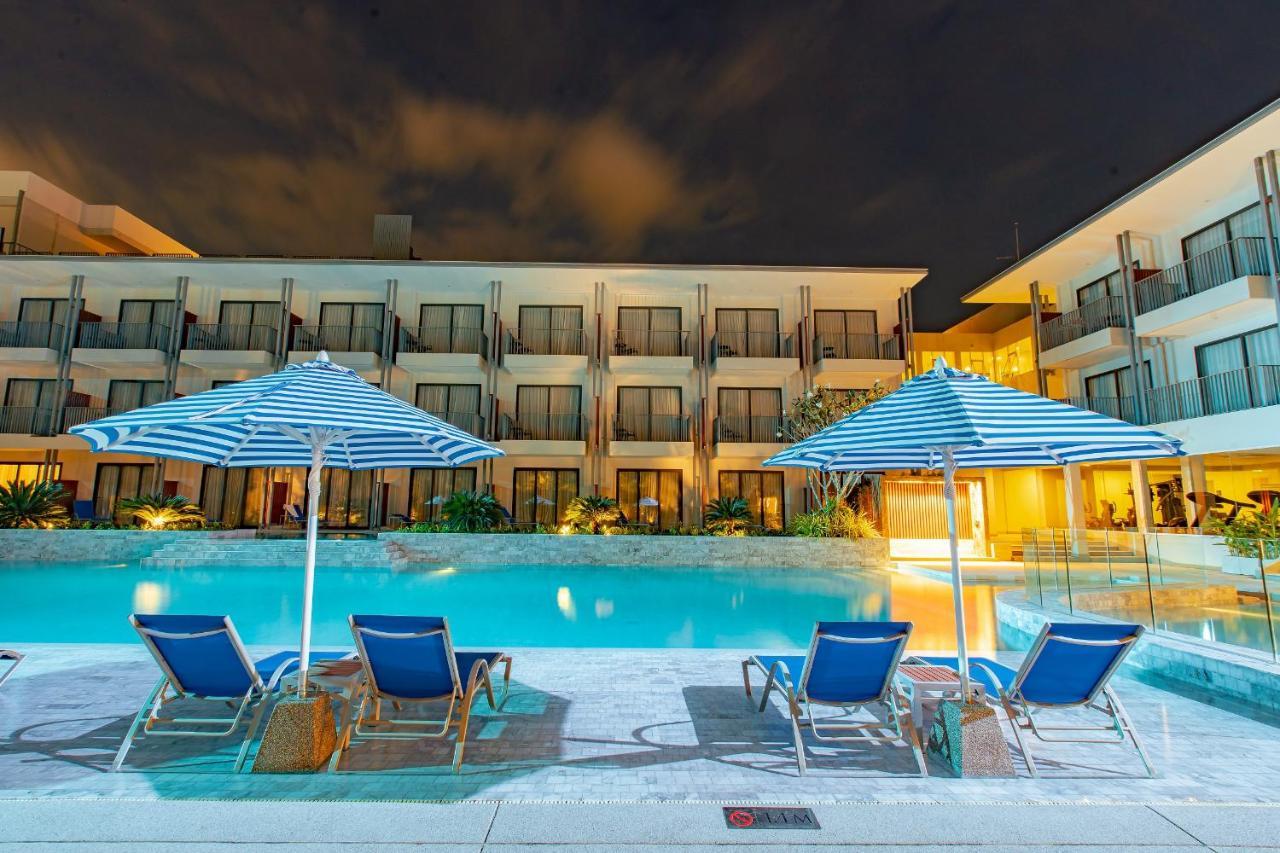 Seabed Grand Hotel Phuket - Sha Extra Plus Exterior foto The swimming pool at the hotel