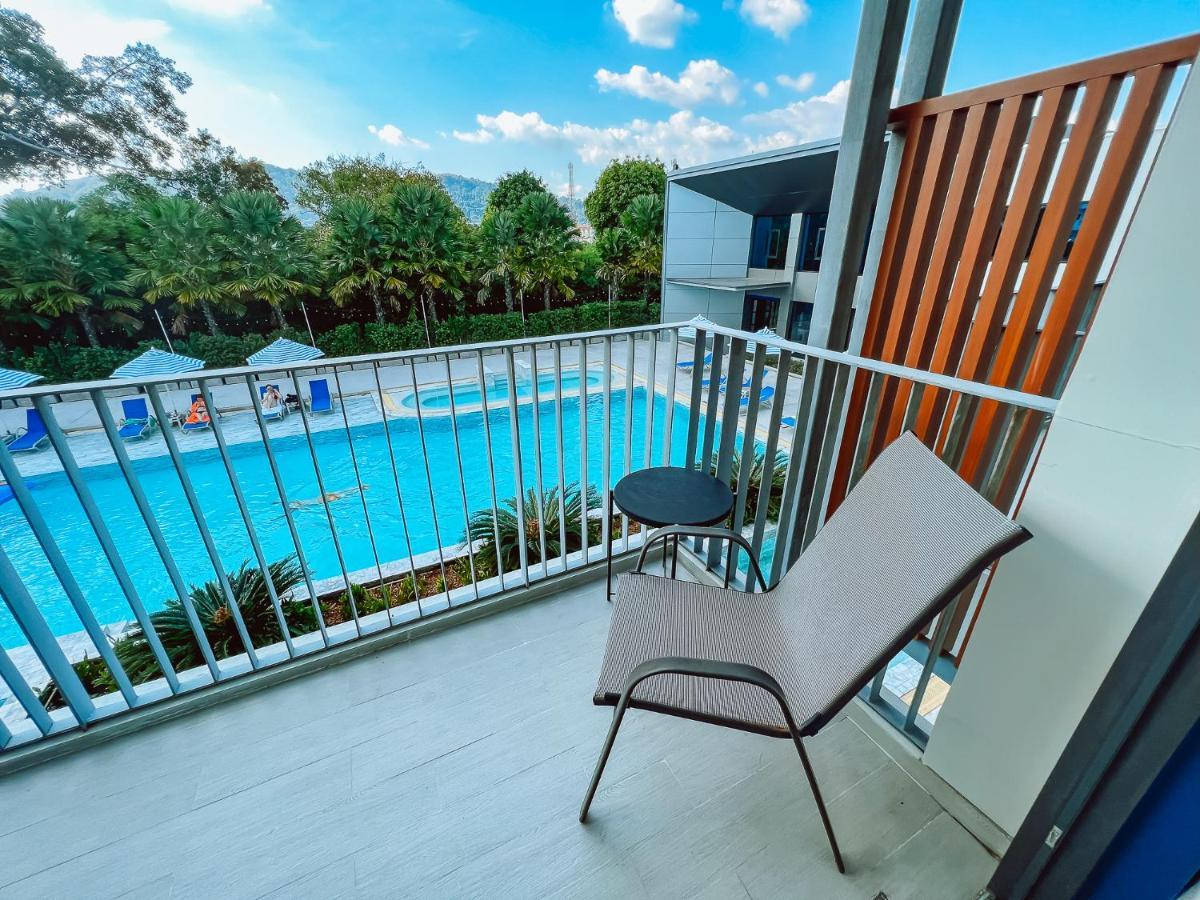 Seabed Grand Hotel Phuket - Sha Extra Plus Exterior foto A balcony at a hotel